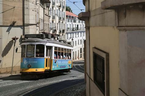 o bonde a moda portuguesa|Morador de Lisboa dá vida nova a bondes históricos da cidade